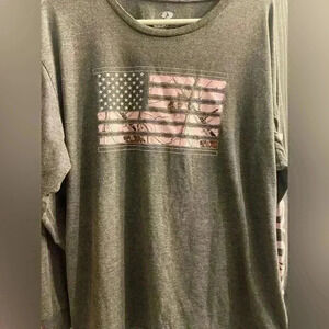 Mossy Oak American flag t shirt